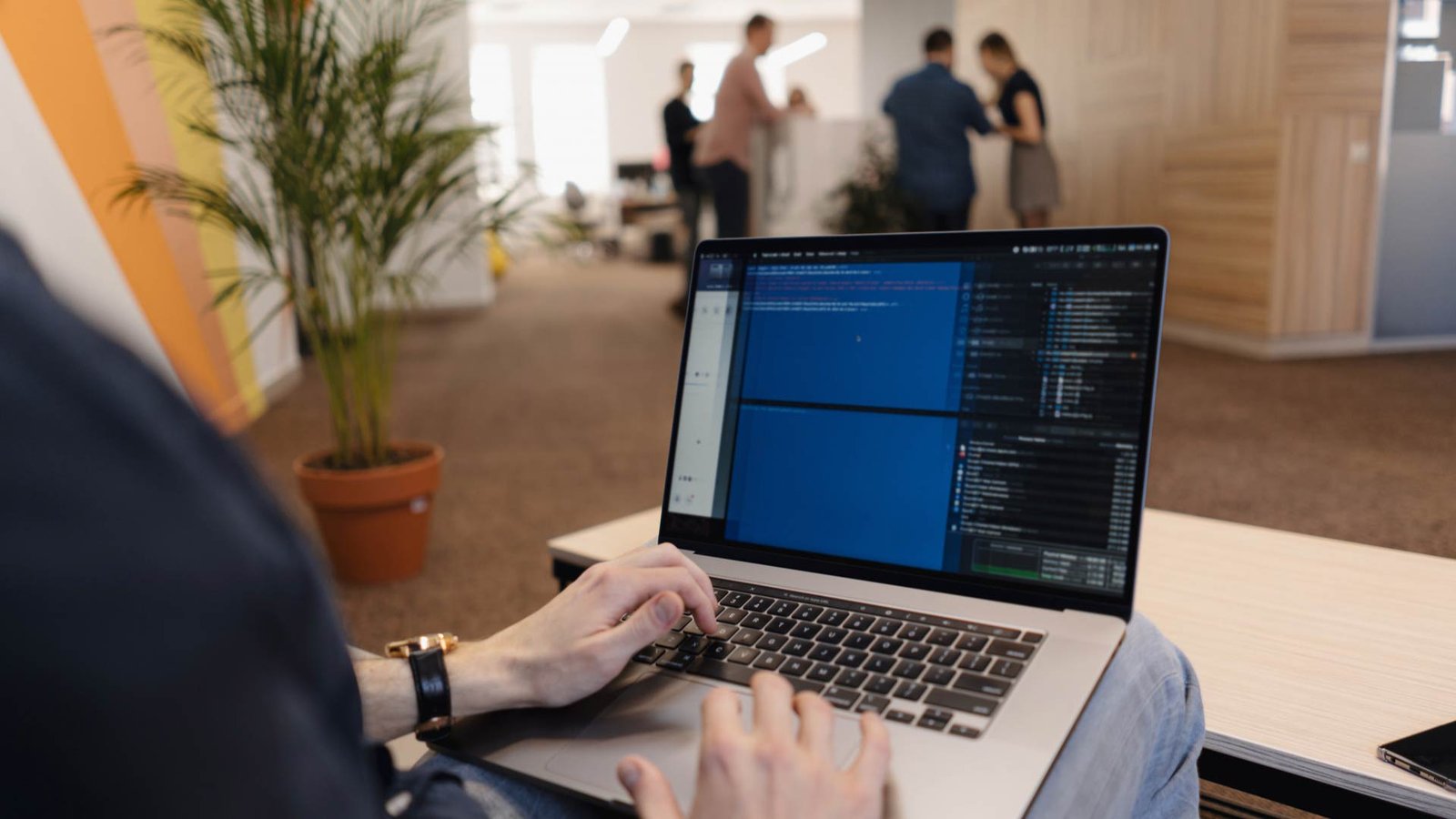 Britive logo joined with Torq AMP alliance program for SecOps.