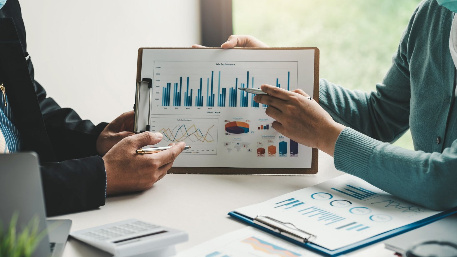 Databricks Surpasses $4B Revenue Run-Rate, $1B from AI Revenue