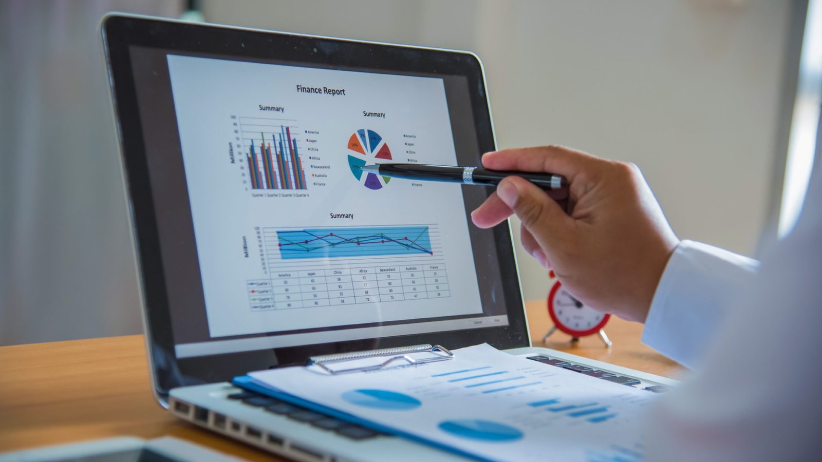 Spotlight & Profound Transform B2B Brands’ Influence in AI Search