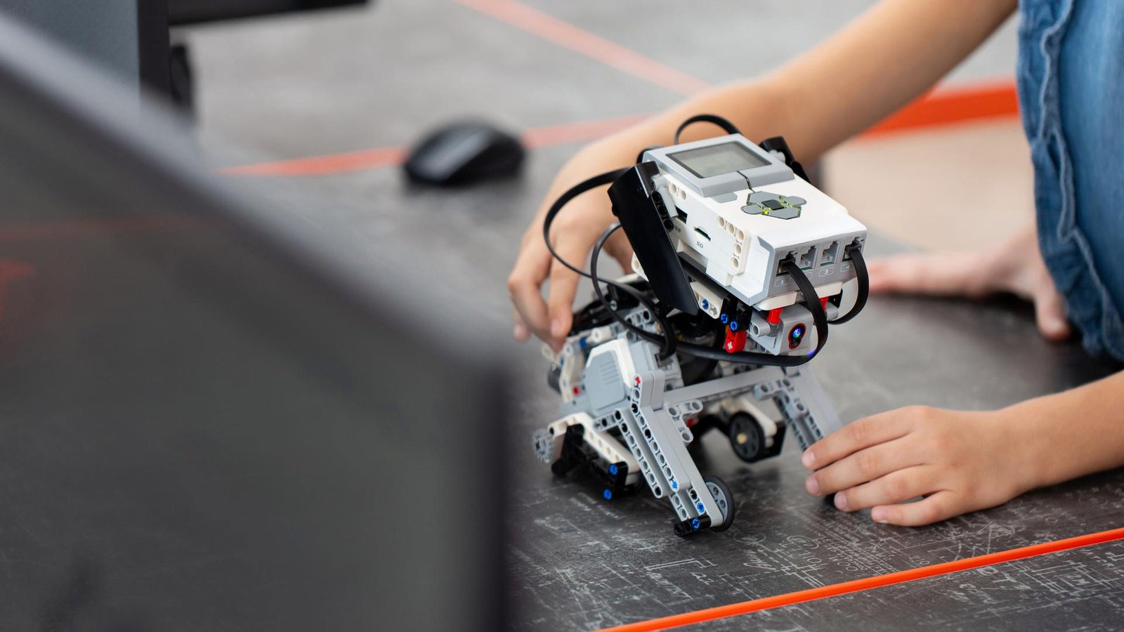Virtuoso Surgical Robot Gets FDA Breakthrough Device Status